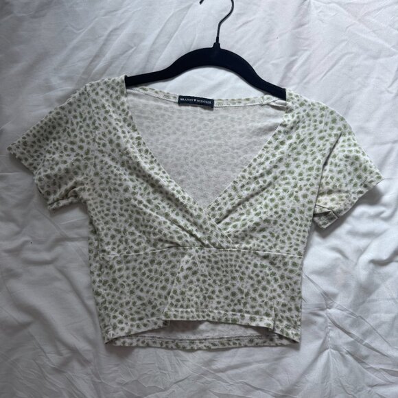 Brandy Melville Green and White Cheetah Print Crop-top - Picture 3 of 3